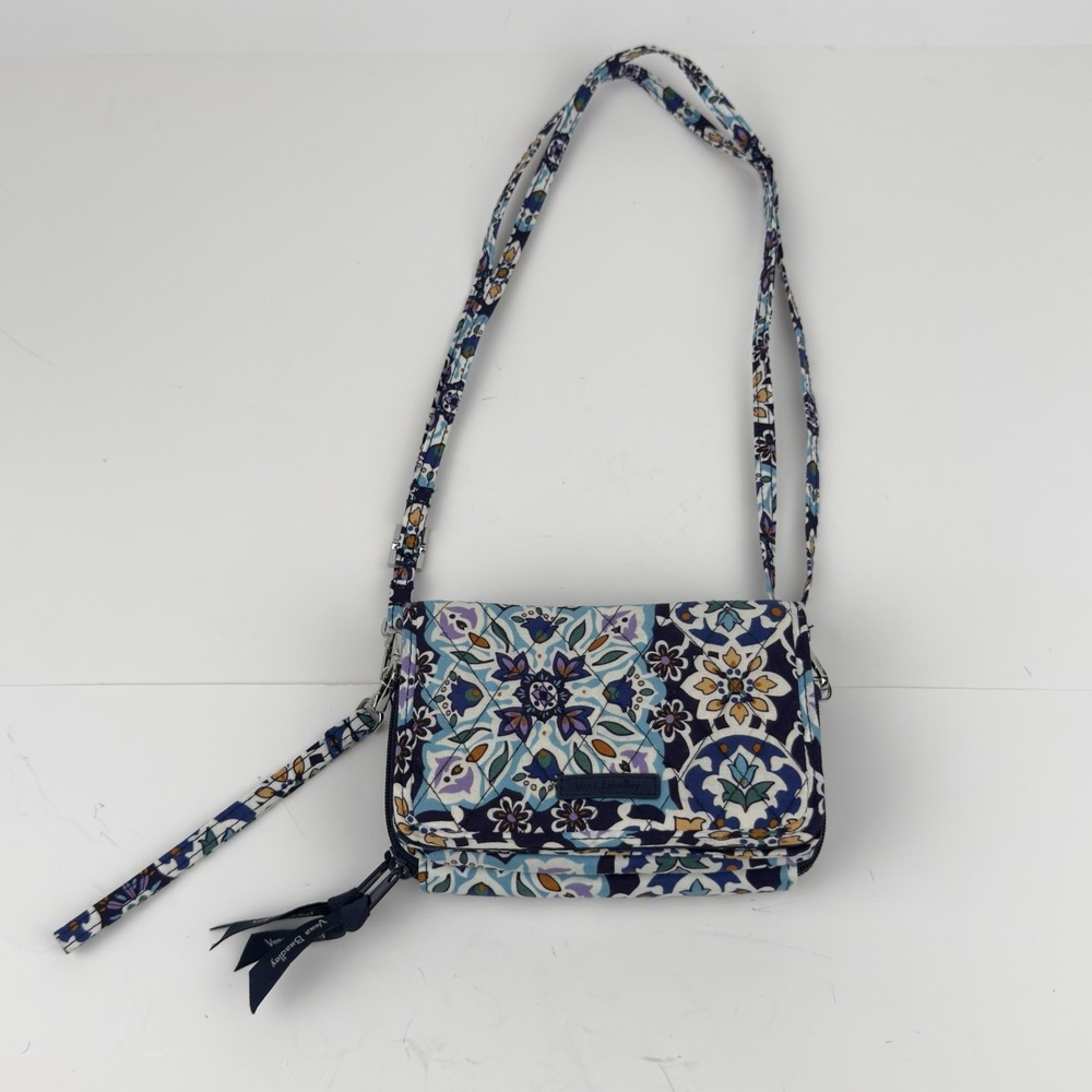Vera Bradley RFID 3-in-1 Crossbody Wristlet Wallet Lisbon Medallion Cool NWT - Picture 2 of 16